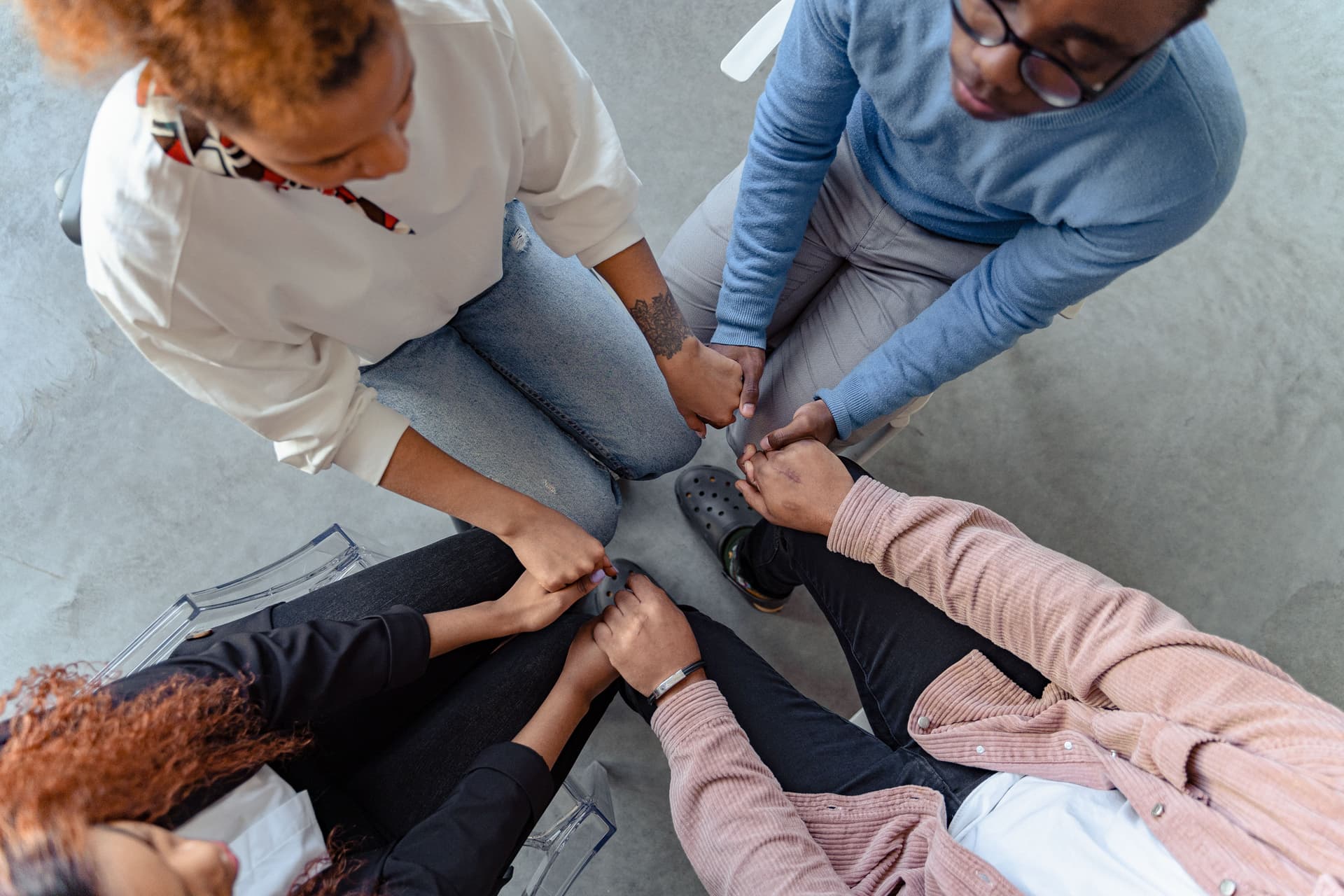 Group support circle at AKARETSA